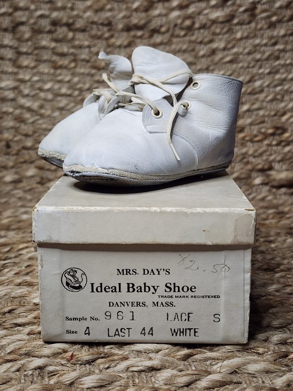 Vintage 1950's Mrs. Days Ideal Baby Shoes White Leather Infant Soft Sole Size 4